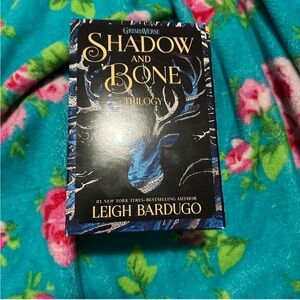 Shadow and Bone boxset